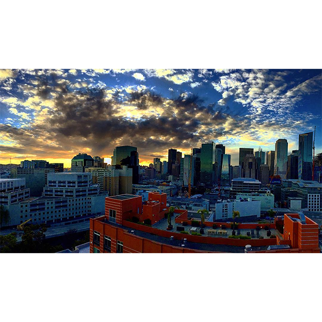 tsluca Monday, sometimes I actually like you #balconyview #sunset #sanfrancisco #california #skyline